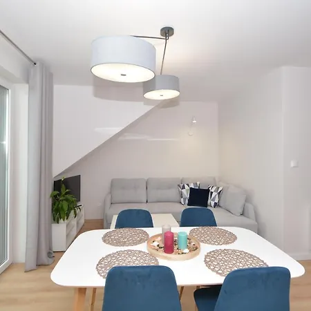 Alvista Apartment *